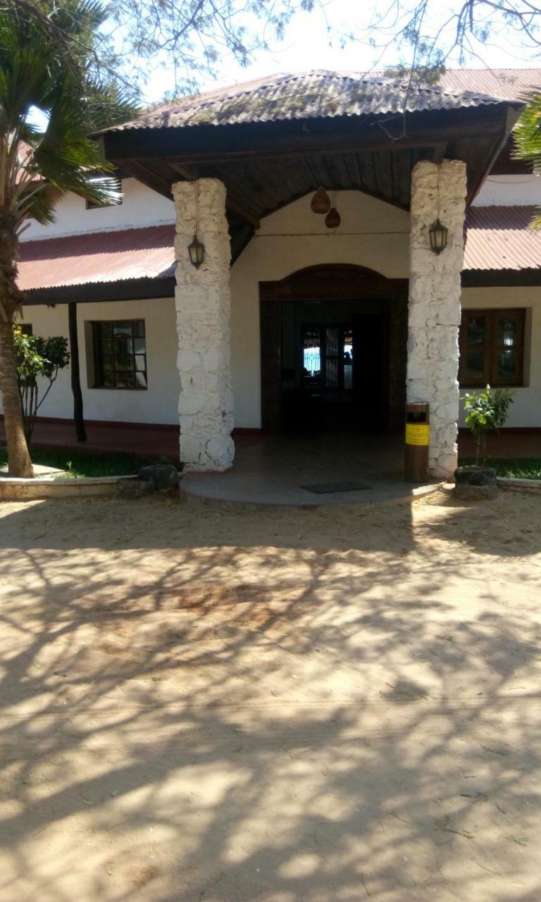 Southern Cross Hotel Mtwara Bagian luar foto